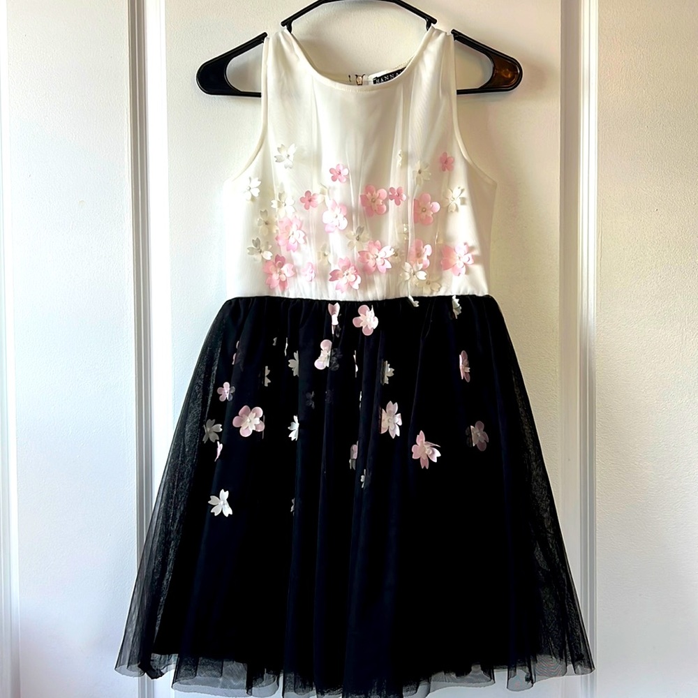 Hannah Banana 3D pink flowers formal dress size 14 black white wedding party - Picture 3 of 7